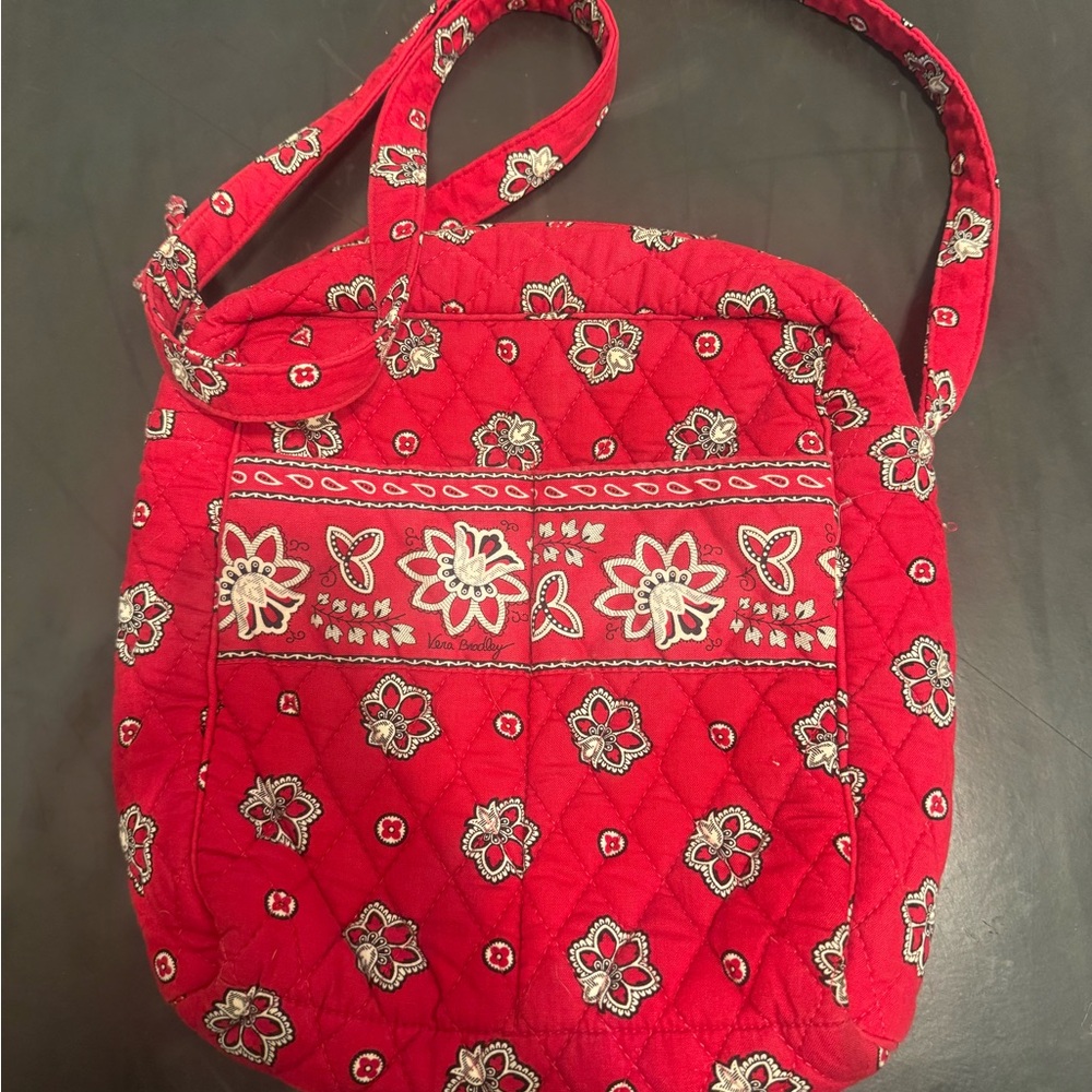 VERA BRADLEY Vintage Red Floral Quilted Shoulder Bag